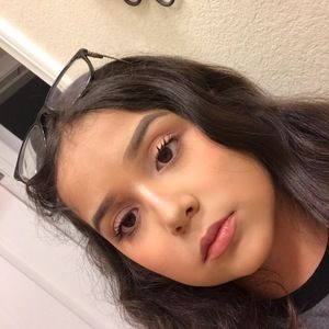 Meet your Posher, Isabel